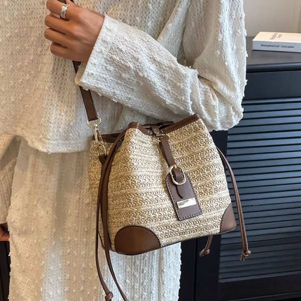 Summer Retro Color-Blocking Straw Bucket Bag for Women - Versatile Crossbody Bag for Beach Vacation and Casual Outings