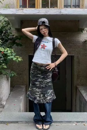 Summer Star Print Sexy Shoulder T-Shirt for Women - Retro Slim Fit Short Sleeve Round Neck Top in 90s Style