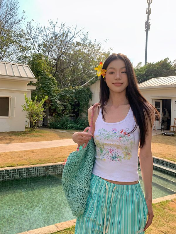 Summer Sweet Hand-Painted Floral Camisole for Women - Slim Fit Sleeveless Short Crop Top, Perfect for 90s and Y2K Styles