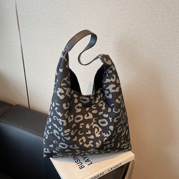 Textured Cow Print Shoulder Bag for Women - Summer 2025 Niche Underarm Tote, Versatile Commuting Style