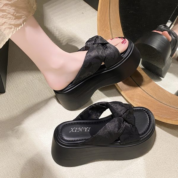 Thick-Soled Platform Slide Sandals for Women - Versatile Summer Outdoor Wear, Height-Increasing Soft Sole, Fashionable 2025 Style