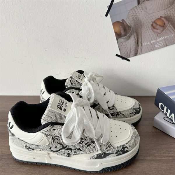 Thick-Soled White Bread Shoes for Men and Women - Niche Destructive Style, Versatile National Trend Sports and Skateboard Footwear