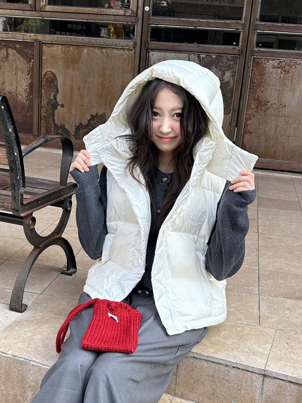 Thickened Warm Slim Fit Hooded Vest Jacket - Trendy Winter Outerwear with Slogan Design for Effortless Style