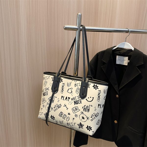Trendy 2025 Women's Large Capacity Tote Bag - Versatile Commuter Shoulder Bag for Everyday Fashion