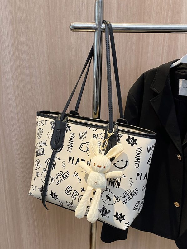 Trendy 2025 Women's Large Capacity Tote Bag - Versatile Commuter Shoulder Bag for Everyday Fashion
