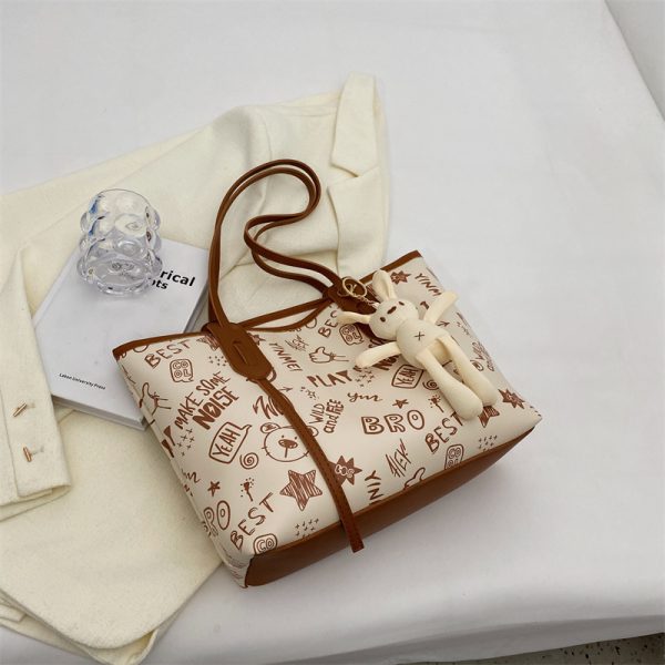Trendy 2025 Women's Large Capacity Tote Bag - Versatile Commuter Shoulder Bag for Everyday Fashion