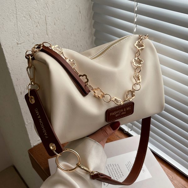 Trendy Chain Crossbody Bag for Women - Versatile Stylish Pillow Bag for Spring/Summer 2025 Fashion