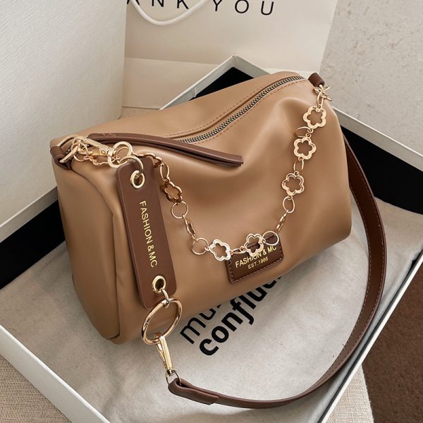 Trendy Chain Crossbody Bag for Women - Versatile Stylish Pillow Bag for Spring/Summer 2025 Fashion