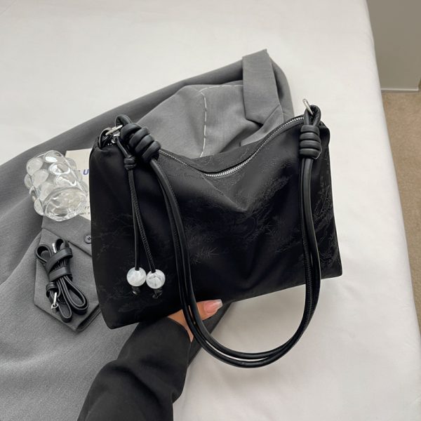 Trendy Chinese-Style Women's Shoulder Tote Bag 2025 â€“ Large Capacity Crossbody Bag for Commuting and Everyday Use