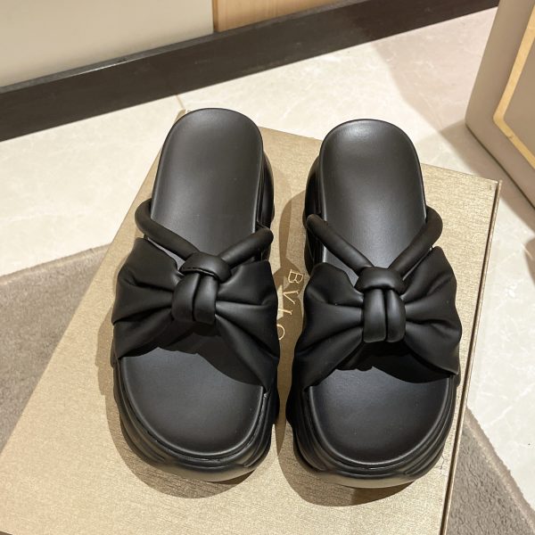 Trendy High-End Thick-Soled Height-Increasing Sandals for Women - Summer 2025 Outdoor Fashion, Stylish High Heels
