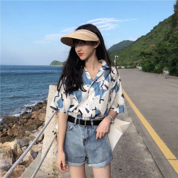 Trendy Hong Kong Style Printed Short Sleeve Shirt for Women - Loose Hawaiian Beach Top, Versatile Casual Wear
