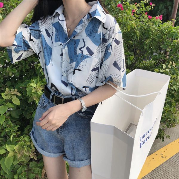 Trendy Hong Kong Style Printed Short Sleeve Shirt for Women - Loose Hawaiian Beach Top, Versatile Casual Wear