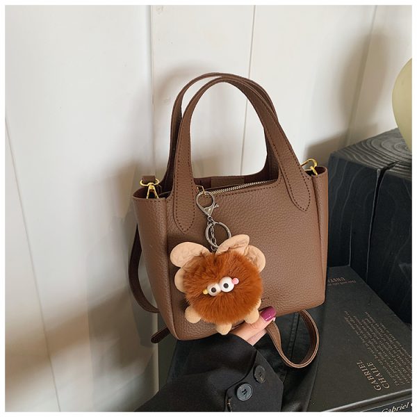 Trendy Korean Style Bucket Bag for Women - Minimalist Versatile Shoulder Bag for Winter 2025, High-End Casual Fashion