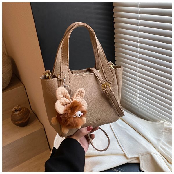 Trendy Korean Style Bucket Bag for Women - Minimalist Versatile Shoulder Bag for Winter 2025, High-End Casual Fashion