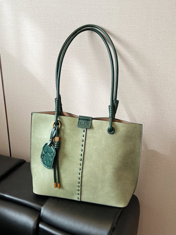 Trendy Korean Style Large-Capacity Tote Bag for Women - Versatile High-End Shoulder Bag for Commuting in 2025