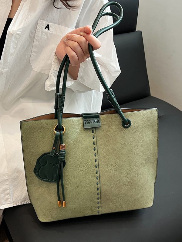 Trendy Korean Style Large-Capacity Tote Bag for Women - Versatile High-End Shoulder Bag for Commuting in 2025