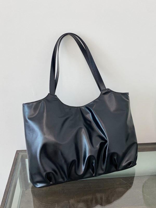 Trendy Korean-Style Silver Tote Bag for Women - Large Capacity Shoulder Bag for Class and Commuting, Perfect for 2025