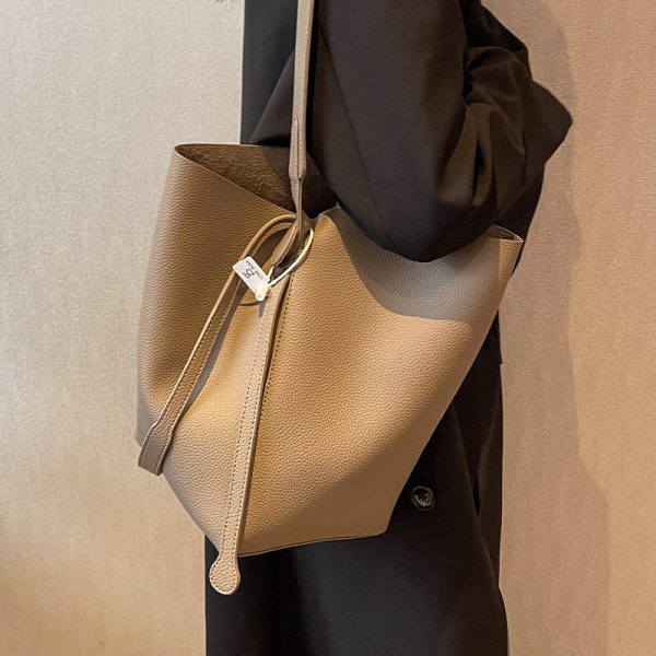 Trendy Large-Capacity Women's Shoulder Bag - Spring/Summer 2025 Versatile Bucket Bag for Commuting and Everyday Use
