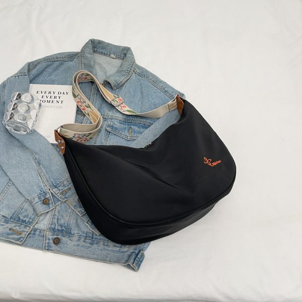 Trendy Nylon Oxford Shoulder Dumpling Bag for Women - Large Capacity Crossbody Bag for Students and Commuting, 2025 Style