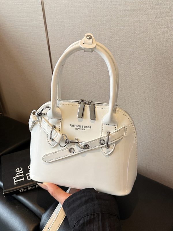 Trendy Red Women's Shoulder Bag - High-End 2025 Commuter Crossbody Shell Bag for Fashion Lovers