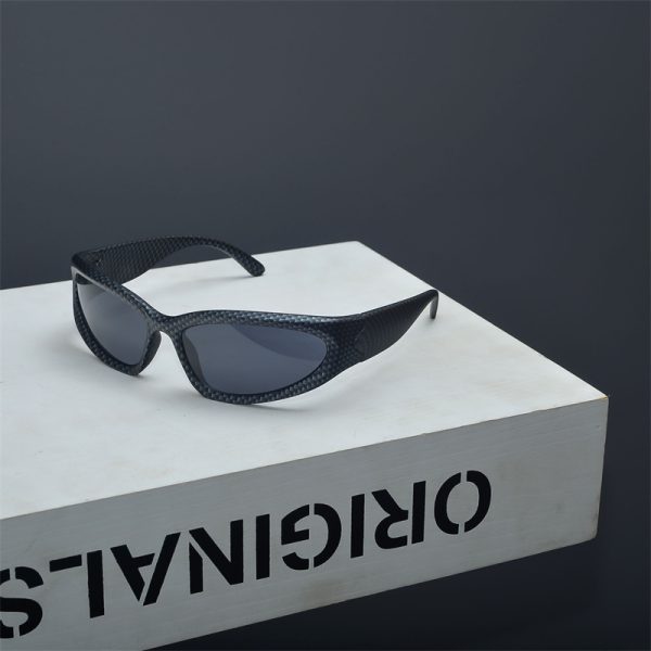 Trendy Retro Tech Punk Sunglasses for Men and Women - Stylish European American Street Photography Eyewear