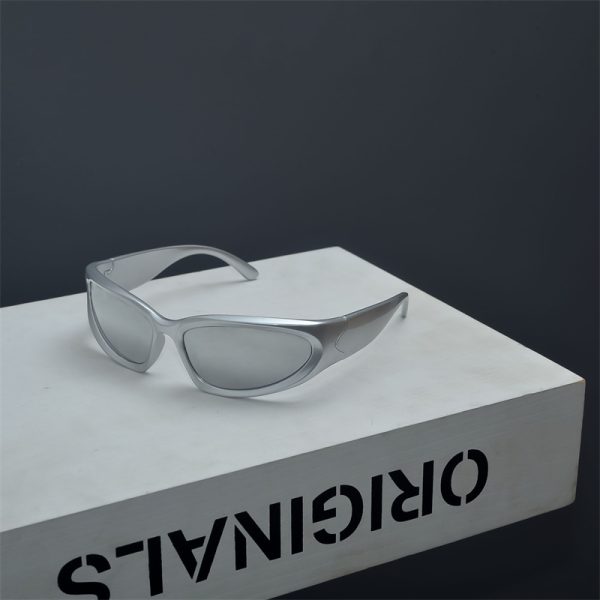 Trendy Retro Tech Punk Sunglasses for Men and Women - Stylish European American Street Photography Eyewear