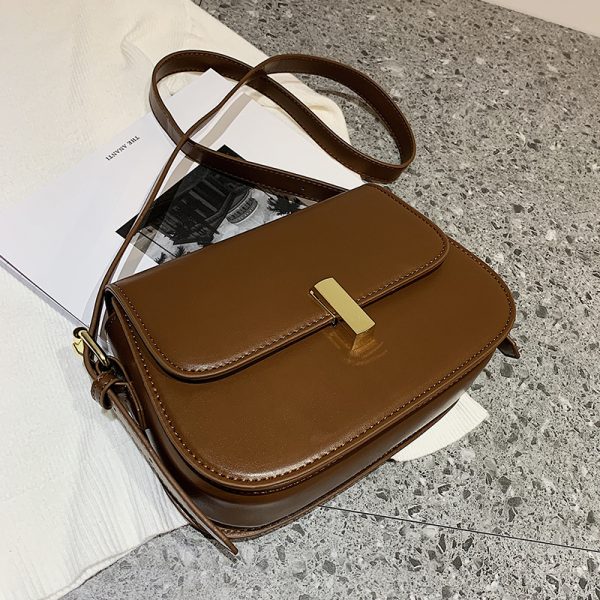 Trendy Women's 2025 Retro Crossbody Bag - Versatile Fashionable Shoulder Bag for Stylish Outfits