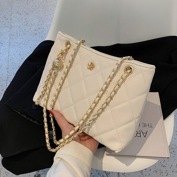 Trendy Women's Crossbody Bag - Large Capacity Diamond Pattern Shoulder Bag for Spring/Summer 2025, Versatile Chain Design