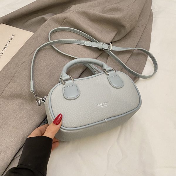 Trendy Women's High-End Shoulder Bag 2025 - Versatile Crossbody Handbag for Commuting and Daily Use