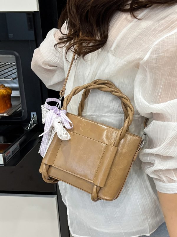 Trendy Women's High-End Tote Bag 2025 - Fashionable Commuting Shoulder Crossbody Bucket Bag for Everyday Style