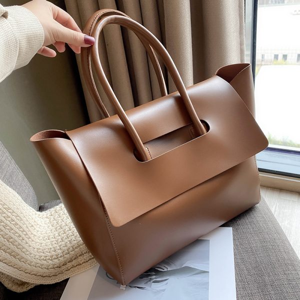 Trendy Women's Large Tote Bag - 2025 Korean Style Retro Commuting Handbag with High Capacity for Spring Summer