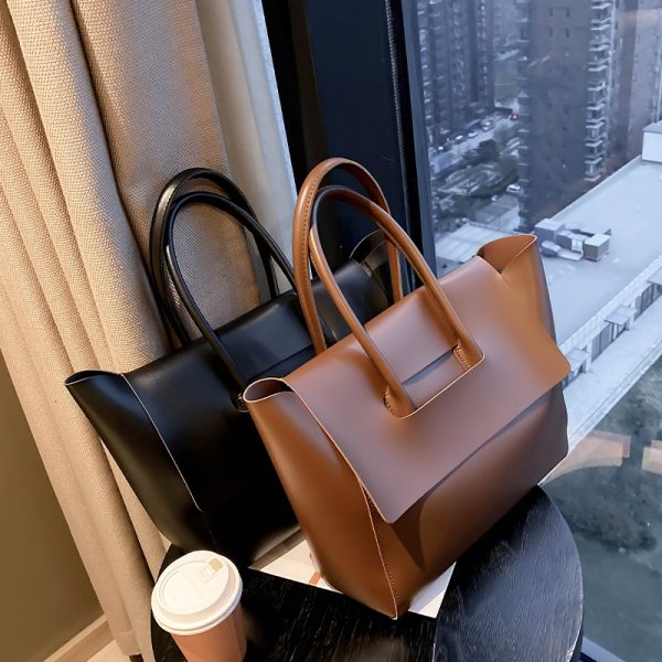 Trendy Women's Large Tote Bag - 2025 Korean Style Retro Commuting Handbag with High Capacity for Spring Summer