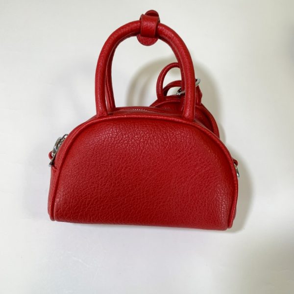 Trendy Women's Red Shoulder Bag - 2025 High-End Commuter Crossbody Pillow Bag for Fashion Lovers