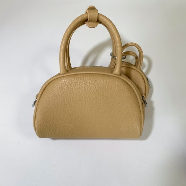 Trendy Women's Red Shoulder Bag - 2025 High-End Commuter Crossbody Pillow Bag for Fashion Lovers