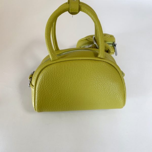 Trendy Women's Red Shoulder Bag - 2025 High-End Commuter Crossbody Pillow Bag for Fashion Lovers