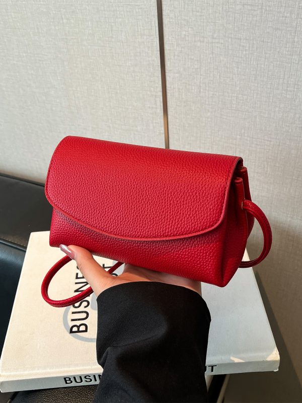 Trendy Women's Red Shoulder Crossbody Bag 2025 - Versatile Small Handbag for Fashionable Everyday Use