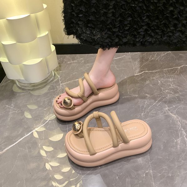 Trendy Women's Summer 2024 Thick-Soled Toe-Post Beach Sandals - Height-Increasing Slippers for a Chic Look
