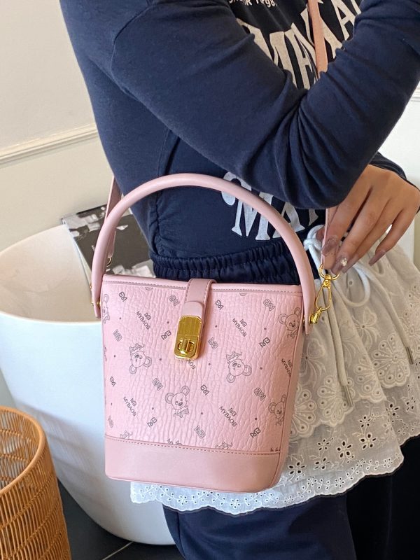 Trendy Women's Tote Bag 2025 - Versatile Shoulder & Crossbody Bucket Bag for Commuting and Daily Fashion