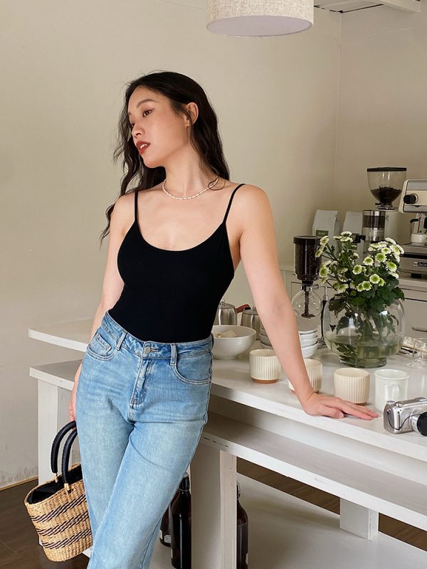 U-Neck Basic Camisole for Women with Chest Pad - Sexy Slim-Fit Top, Perfect for Layering or Casual Wear