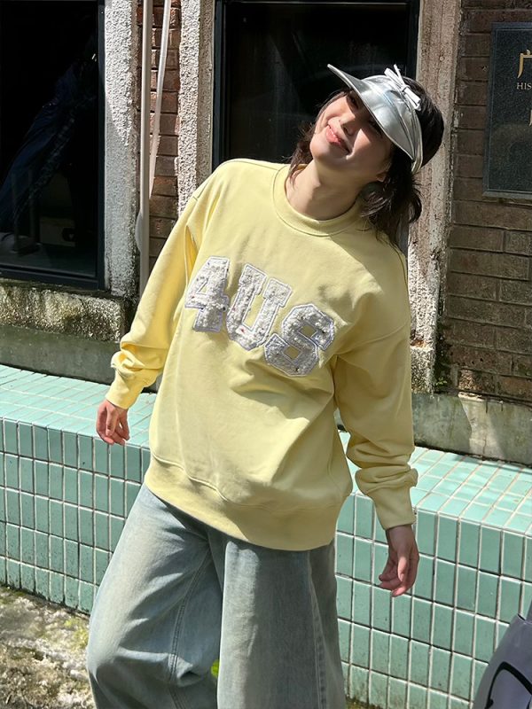 Unisex Loose Round Neck Pullover Sweatshirt with Letter Patch Embroidery - Small Fragrance Style, Perfect for Spring and Autumn Fashion