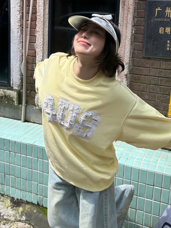 Unisex Loose Round Neck Pullover Sweatshirt with Letter Patch Embroidery - Small Fragrance Style, Perfect for Spring and Autumn Fashion