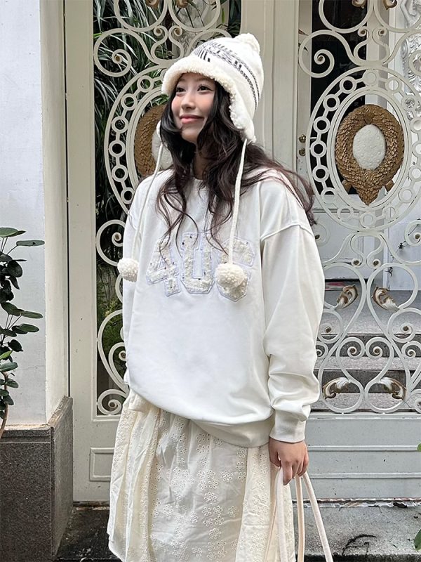 Unisex Loose Round Neck Pullover Sweatshirt with Letter Patch Embroidery - Small Fragrance Style, Perfect for Spring and Autumn Fashion