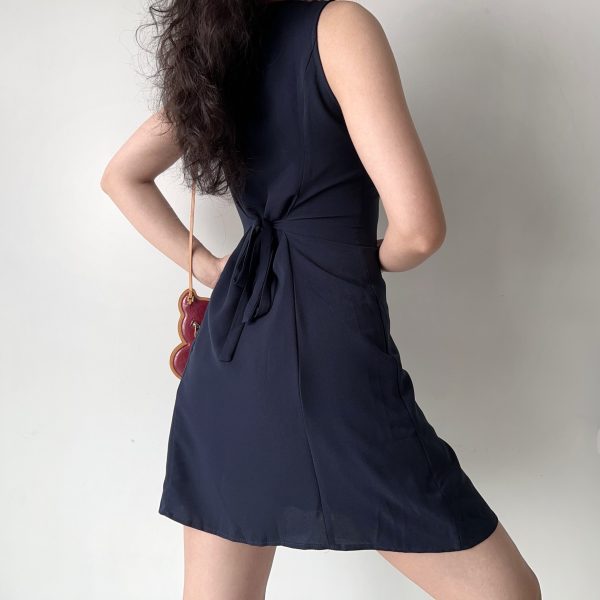 V-Neck Sleeveless Dress for Women - Waist-Cinching Tie-Up A-Line Mini Dress in European American Style, Slimming Design