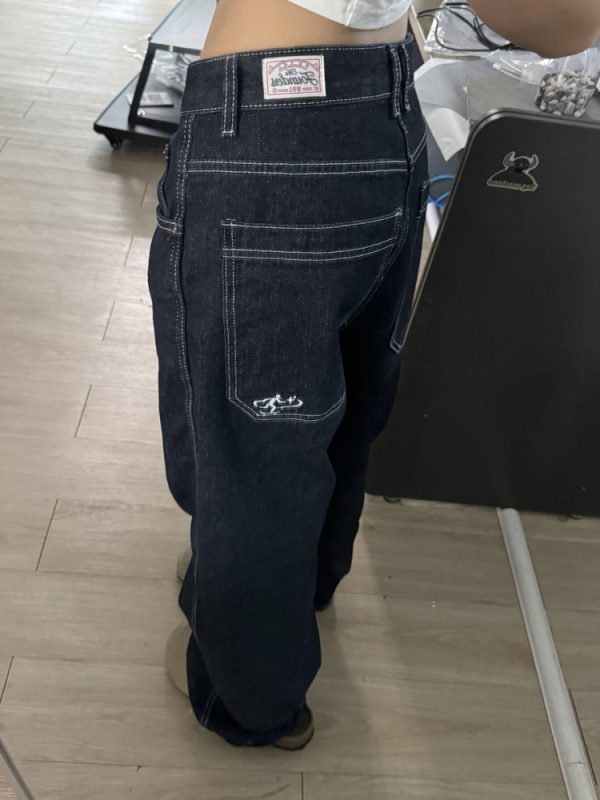 Versatile American Retro Embroidered Wide-Leg Jeans for Men and Women - Trendy Street Style Straight-Leg Pants, Slimming Fit