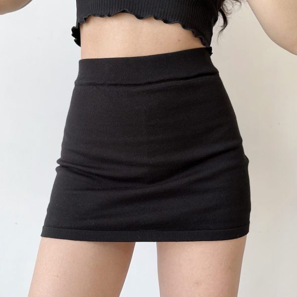Versatile Knitted Bodycon Short Skirt with Anti-Exposure Safety Pants â€“ European and American Style Women's Fashion