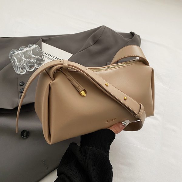 Versatile Korean Minimalist High-End Shoulder Bag for Women - 2025 Spring/Summer Crossbody Commuting Collection
