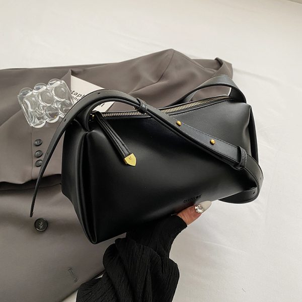 Versatile Korean Minimalist High-End Shoulder Bag for Women - 2025 Spring/Summer Crossbody Commuting Collection