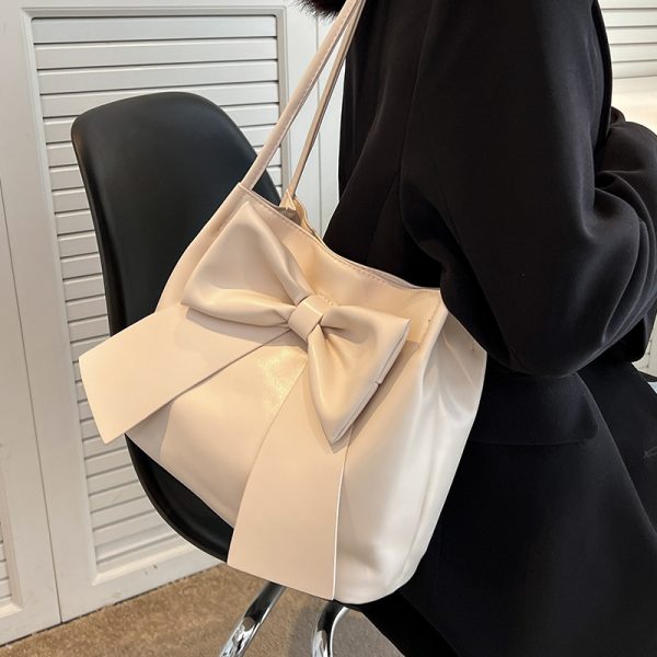 Versatile Large Capacity Shoulder Bag for Women, Trendy Hand-Held Tote for Spring/Summer 2025, Perfect Commuter Accessory