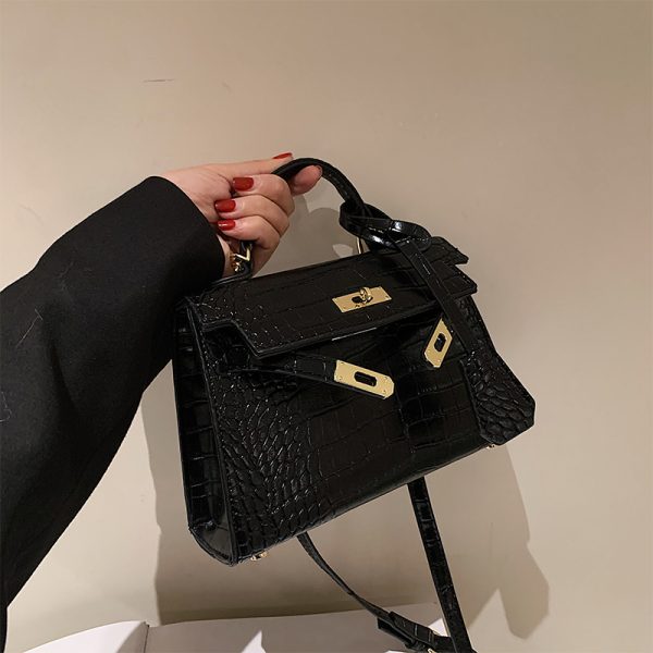 Versatile Retro Crocodile Pattern Crossbody Handbag - Small Square Bag for Spring/Summer 2025, Fashionable Women's Accessory