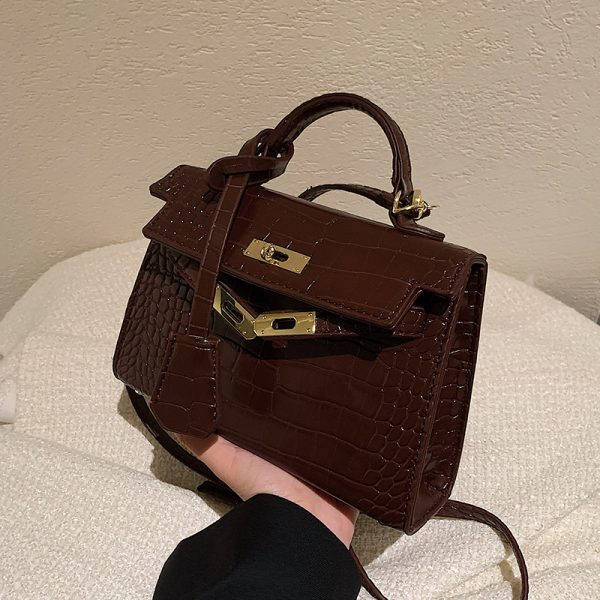 Versatile Retro Crocodile Pattern Crossbody Handbag - Small Square Bag for Spring/Summer 2025, Fashionable Women's Accessory